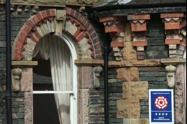 Multi colour bricks with stone