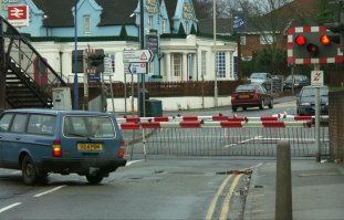 Level crossing & signs
